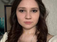 CariWannarka - female with brown hair webcam at xLoveCam
