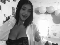 CaritoHam - female with black hair and  big tits webcam at xLoveCam