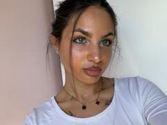 CarlaXQueen - female with brown hair webcam at xLoveCam