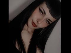 Carll - female with black hair webcam at xLoveCam