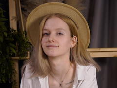 CarlottaRenzelman - female webcam at xLoveCam