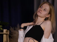 CarlottaRenzelman - female webcam at xLoveCam