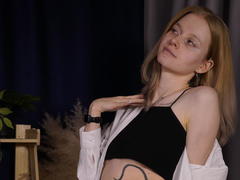 CarlottaRenzelman from xLoveCam