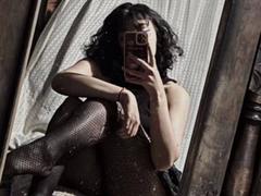 CarlyBlaze - female with black hair webcam at xLoveCam