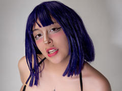 CarlyBlaze - female with black hair webcam at xLoveCam