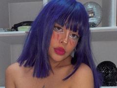 CarlyBlaze - female with black hair webcam at xLoveCam