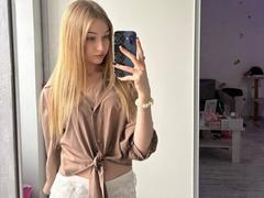 CarlynFreiser from xLoveCam