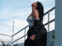 CarmilleZlata - female with black hair webcam at xLoveCam