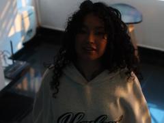 CarmilleZlata - female with black hair webcam at xLoveCam