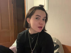 CarmonYorton - female with brown hair webcam at xLoveCam