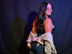 CaroFranco - female with black hair and  big tits webcam at LiveJasmin