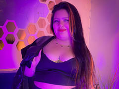 CaroHotcg - female with brown hair webcam at xLoveCam