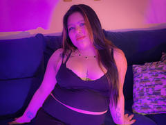 CaroHotcg - female with brown hair webcam at xLoveCam