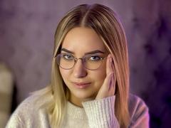 CarolFlexy - blond female webcam at xLoveCam