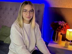 CarolFlexy - blond female webcam at xLoveCam