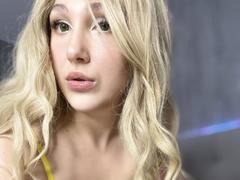 CarolMay - blond female with  big tits webcam at xLoveCam