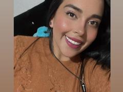 CarolaineHotX from xLoveCam