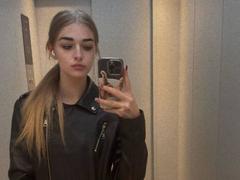 CarolannFettig - blond female with  big tits webcam at xLoveCam