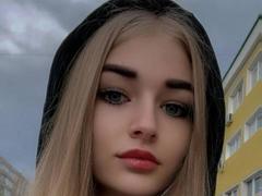 CarolannFettig - blond female with  big tits webcam at xLoveCam