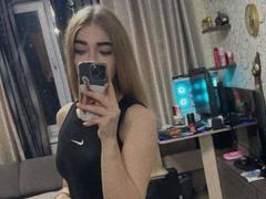 CarolannFettig - blond female with  big tits webcam at xLoveCam