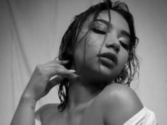 LissaHilton - blond female webcam at ImLive