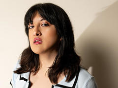 CarolineHarpper - female with black hair and  big tits webcam at xLoveCam