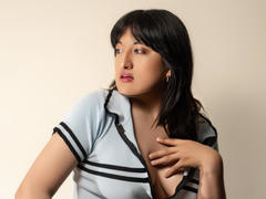 CarolineHarpper - female with black hair and  big tits webcam at xLoveCam