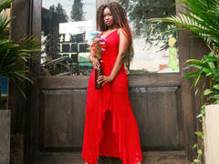 Carolinemoor - female with black hair and  small tits webcam at LiveJasmin