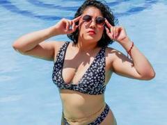 Caroline_Muller - female with black hair webcam at ImLive