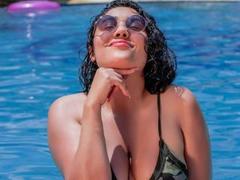 Caroline_Muller - female with black hair webcam at ImLive