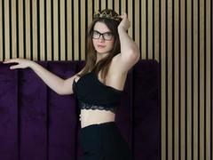 CarolineRose from xLoveCam