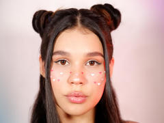 CarolineWill - female with black hair webcam at LiveJasmin