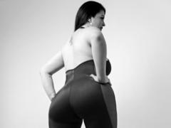 Carolinesaenz_ - female with black hair and  big tits webcam at ImLive