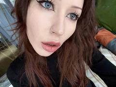 EllyRavenel - female with brown hair webcam at LiveJasmin