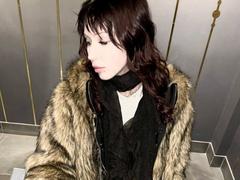 EllyRavenel - female with brown hair webcam at LiveJasmin