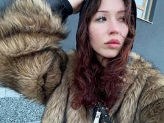 EllyRavenel - female with brown hair webcam at LiveJasmin