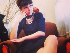 CarriePeachy - female with brown hair and  small tits webcam at xLoveCam