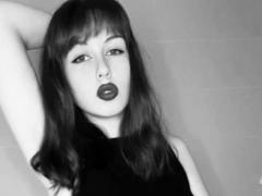 DeborahBise - female with brown hair webcam at LiveJasmin