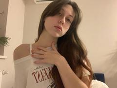 DeborahBise - female with brown hair webcam at LiveJasmin
