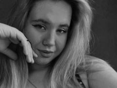 CaseyChase - female with red hair webcam at xLoveCam