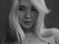 CaseyChase - female with red hair webcam at xLoveCam