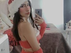 SophyDubois - female with brown hair webcam at xLoveCam