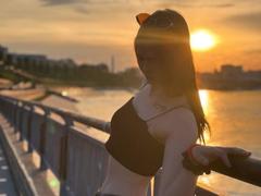 CatherinBonson - female with black hair webcam at xLoveCam