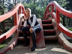 SweetCatheryne - female with brown hair and  big tits webcam at LiveJasmin