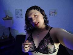 CatleyaNoire - shemale with black hair webcam at xLoveCam