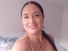 CatleyaSmith - female with black hair and  big tits webcam at LiveJasmin