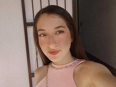 Cattabotero - blond female with  small tits webcam at xLoveCam