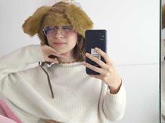 Cattabotero - blond female with  small tits webcam at xLoveCam