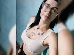 CattaleyaEvans from xLoveCam
