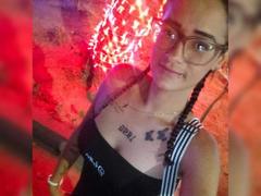 CattaleyaEvans - female with black hair webcam at xLoveCam